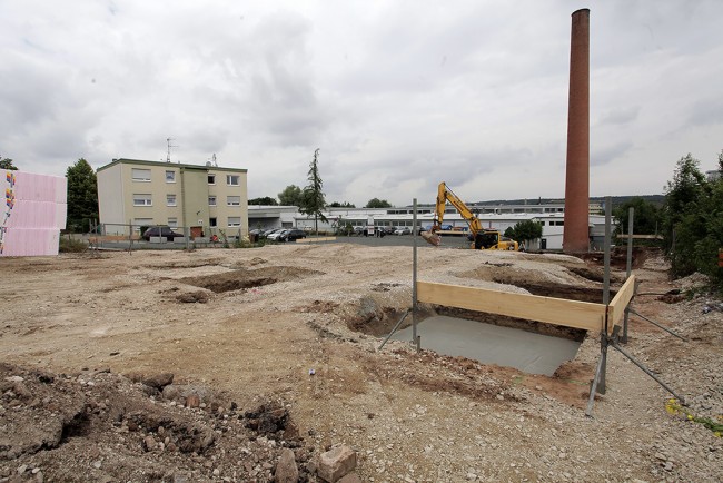 Das Ergebnis der harten Arbeit der letzten Wochen ist die fertige Grundfläche. Hallenbau wir kommen!