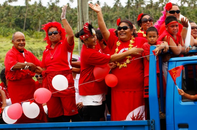 Feiernde Leute in Tonga